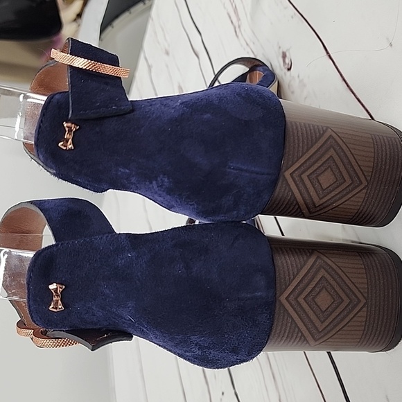 Ted Baker Qarvas Navy Blue Suede Open Toe Ankle Strap Sandals 9.5 - Picture 5 of 6